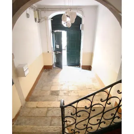 Myroom Лиссабон